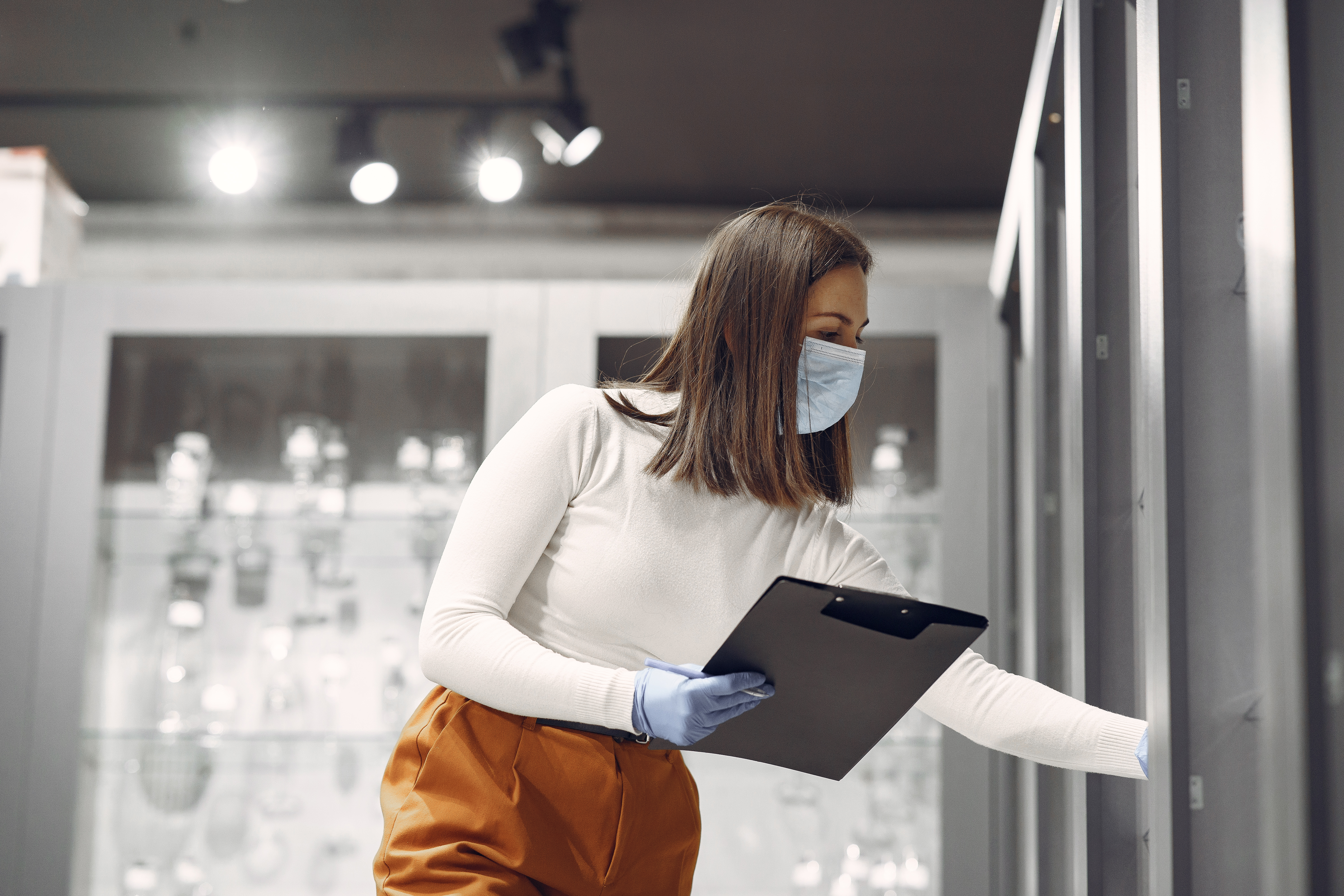 Commercial cleaning service image